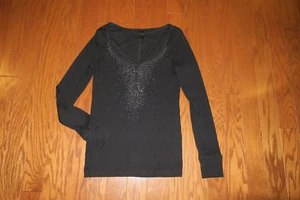 ❤️ M ❤️ VICTORIA'S SECRET ❤️ BASIC TEE TOP OFFICE LONG SLEEVE BLACK RHINESTONES - Picture 1 of 5