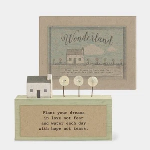 East of India Wonderland Plaque Ornament - Plant Dreams in Love Not Fear 10.2cm - Picture 1 of 3