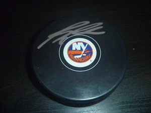 Ryan Pulock New York Islanders Firmado/Auto Puck Certificado de Autenticidad - Imagen 1 de 1