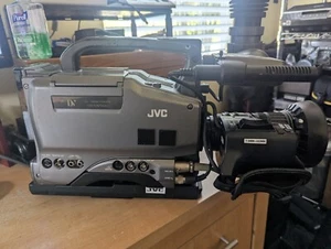 JVC GY-D500A Mini DV Camera with Fujinon Lens/VCT plate - Picture 1 of 4