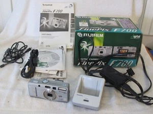 FUJIFILM FinePix F700 Sliver Compact Digital Camera FOR PARTS OR REPAIR ONLY - Picture 1 of 7