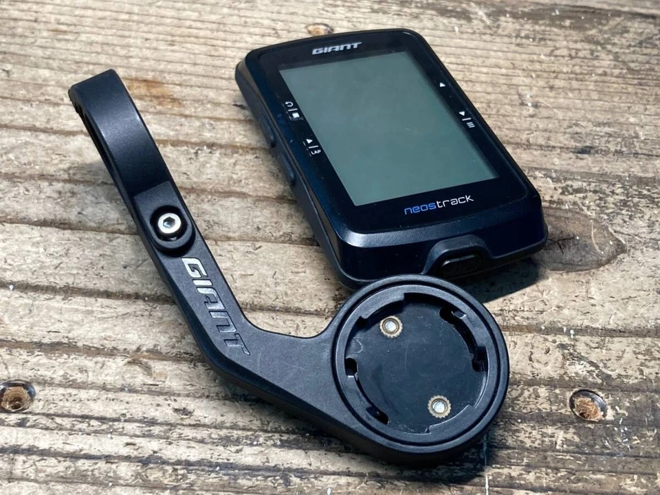 Ciclocomputer GPS Giant Neos Track con attacco/funzionalità confermate - Immagine 1 di 4