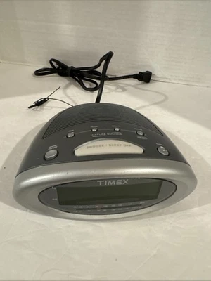 Timex  Sounds Clock Radio AM/FM T233G:3 - Image 1 of 4