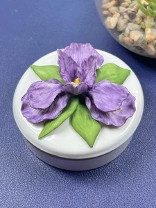 Vintage 1989 LENOX JAPAN fine porcelain Blue Flag Iris trinket box - Picture 1 of 6