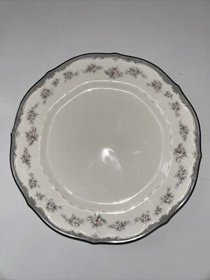 Noritake Ivory China "Traviata" dinner plate 10 1/2" Dinnerware