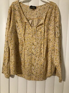 Suzanne Betro Peasant Yellow Floral Top Size 1X Bohemian Roll Tab Sleeve Vacay - Picture 1 of 5