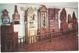 CLOCK COLLECTIONS Bily Brothers Wood Carved Spillville IOWA Postcard - Bild 1 von 2