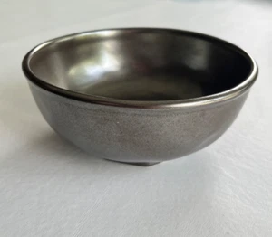 5,5 Zoll JULISKA Zinn Steinzeug Beere Dessert SCHALE ~ Dip ~ grau irisierend - Bild 1 von 6