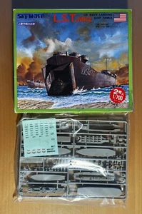 PIT-ROAD SKY WAVE SW-900 - L.S.T. Mk2 US NAVY LANDING SHIP TANKS - 1/700 PLASTIC - Foto 1 di 1