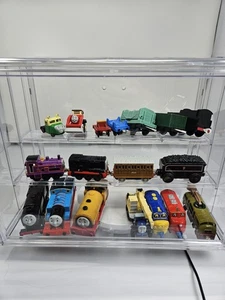 18 Thomas & Friends Vintage Magnetic & Motorized Train Engine/ Locomotive Lot - Picture 1 of 8