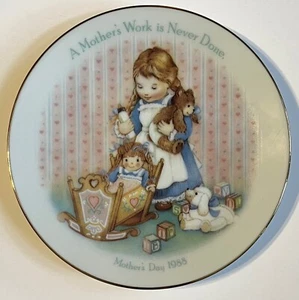 Avon "A Mother's Work is Never Done" 1988 Mother's Day Plate w/Easel - Picture 1 of 5