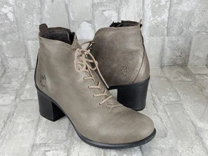 Fly London Inet Schnürstiefelette Damen Größe 38 gebraucht, in einwandfreiem Zustand Metallic Leder grau - Bild 1 von 12