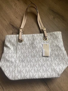 Michael Kors Women's Jet Set Shoulder Tote Handbag Purse Medium Cream/Tan Canvas - Picture 1 of 6