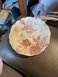 English Staffordshire Tudor Roses Desert Bowl.  Hand Engraved By Britain. - Picture 1 of 2
