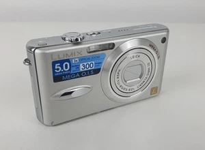 Panasonic Lumix DMC-FX8 Digital Camera Silver 5.0MP PARTS or REPAIR - Picture 1 of 9