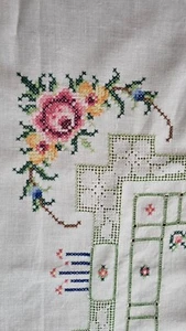 Tischdecke 80x80 bestickt mit 4 Servietten - Bild 1 von 11
