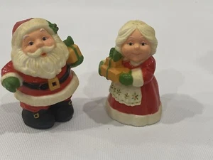 Hallmark Plastic Mr. & Mrs. Santa Claus Salt/Pepper Shaker- Christmas Decoration - Picture 1 of 9