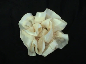 LIGHT YELLOW and WHITE POLKA DOT SCRUNCHIE - ELEGANT! UNIQUE! NEW! - Picture 1 of 1