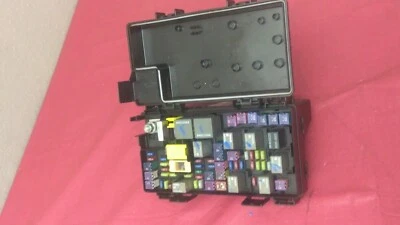 11 MÓDULO DE CONTROL CAJA DE FUSIBLES JEEP LIBERTY DODGE NITRO TIPM 04692331AE Foto 1 de 4