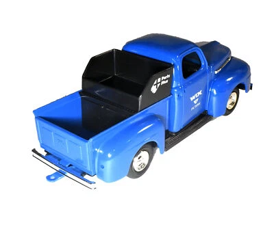 New collectible 1951 Ford F1 coin bank model truck from ERTL - Image 1 of 3