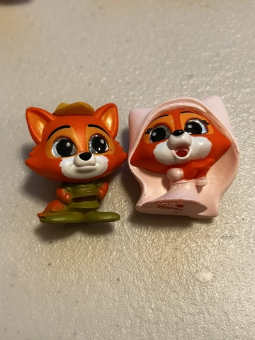 Disney doorables series 10 Robin Hood & maid Marian Cover
