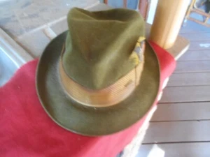 Vintage Dobbs Game Bird 5th Ave New York Men's Brown Felt Fedora Hat 7 1/8 - Picture 1 of 3