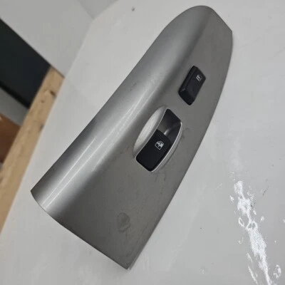 2005-2010 Kia Sportage Front Right Passenger Window Switch and Bezel Trim Cover - Image 1 of 2