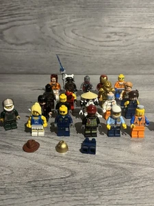 21 LEGO Mini Figures and 1 Dog Bundle - Picture 1 of 11