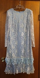 1980er Mister Jay Kleid formell silber grau Spitze über blau Drp Taille Rüschen 16 - Bild 1 von 9