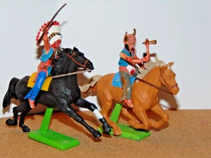 BRITAINS DEETAIL MOUNTED INDIANS X2 (B) - Picture 1 of 9