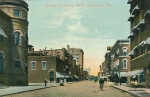 KALAMAZOO MI � Burdick Street looking North - Picture 1 of 2