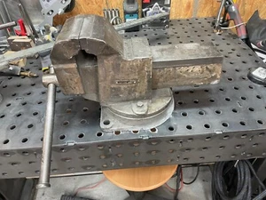 Schraubstock massiv 140 mm (35kg) - USSR (Sowjetunion) - Bild 1 von 11