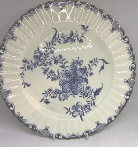 Royal Worcester - Mansfield - Dessert/Salad/Luncheon Plate - Picture 1 of 2