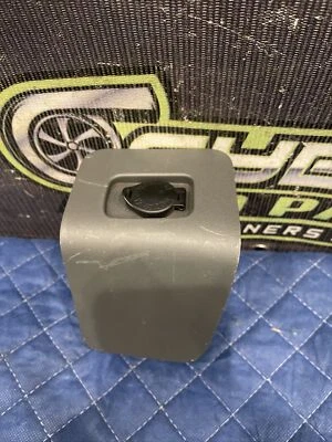 2014 TOYOTA PRIUS V REAR STORAGE BOX 12V INPUT 64995-47010 OEM~MINOR SCRATCHES~ - Imagem 1 de 4