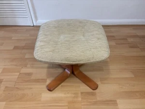 Retro Style Comfortable Footstool Foot Rest With Wooden Base & Cream Upholstery - Picture 1 of 22