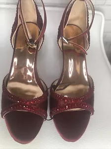 XYD Damen Sandalen, schicke Peeptoe, Kätzchen niedrige Absätze, Strass Nieten weinrot - Bild 1 von 15
