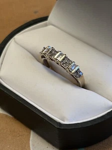 Women’s 10k Gold Diamond Ring Sz 7.25 - Picture 1 of 8
