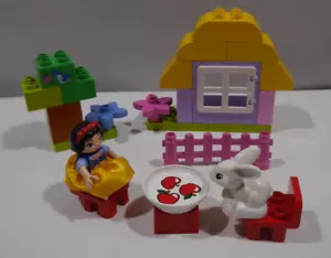 LEGO® Duplo® 16152 Disney Snow White's Cabin - Complete - Picture 1 of 2