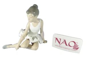 Nao By Lladro Figurine Ballerina Ballet Girl Sitting Designer Vicente Martinez - Picture 1 of 7