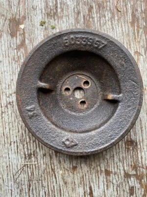 RENAULT 4CV & DAUPHINE CAM PULLEY IN GREAT SHAPE PART # 6033957 - Image 1 of 2