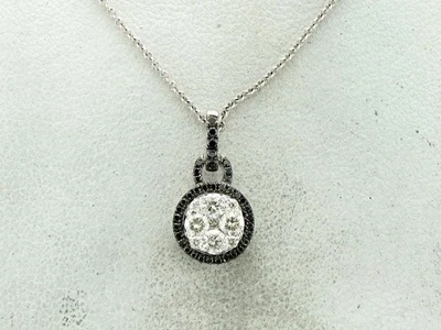 Collar colgante LeVian de oro blanco de 14 quilates de 18" para ella con diamante negro de 0,49 quilates Foto 1 de 4