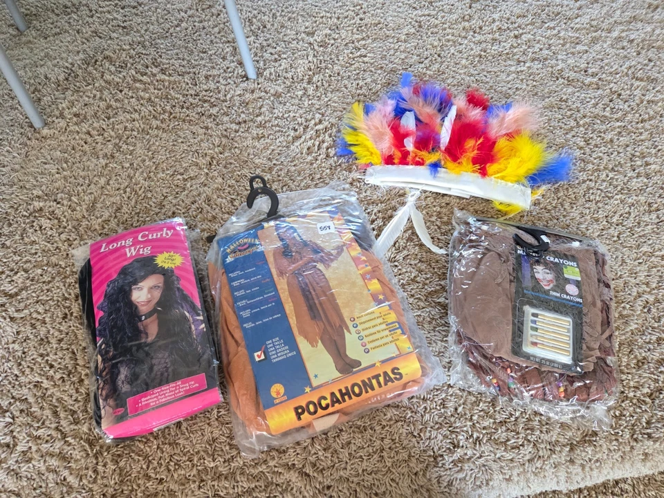 Niña india nativa americana Pocahontas Halloween Conceptos Disfraz Juegos con disfraces Rubíes Foto 1 de 4