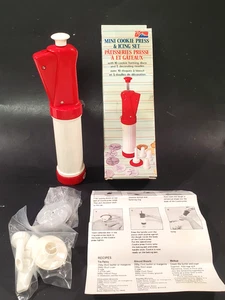 Vintage Mini Kekspresse & Glasur Set 10 Metallscheiben 5 Dekorationsdüsen Neu im Karton Neu aus altem Lagerbestand - Bild 1 von 9