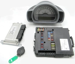 Smart ForTwo 451 Technikpaket Kombiinstrument Motorsteuergerät SAM 1 Transponder - Bild 1 von 5