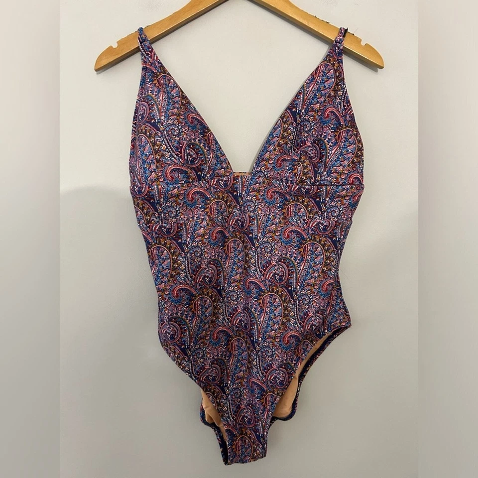Traje de baño J.Crew Plunge cuello en V de una pieza en Liberty® Tropical Prince cachemir Foto 1 de 4