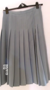 Women's pleated skirt size 14. Pale green. EWM. Pre owned - Picture 1 of 2