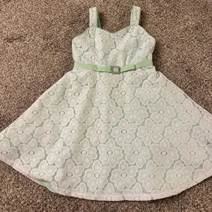 Youngland Girls Dress 6 WHITE light green lacy girl ribbon trim strapless - Picture 1 of 8