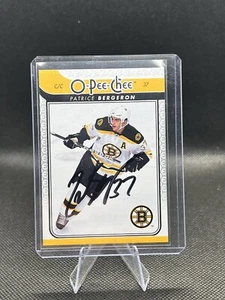 2009 O-PEE-CHEE PATRICE BERGERON AUTOGRAPHED BOSTON BRUINS CARD - Picture 1 of 2