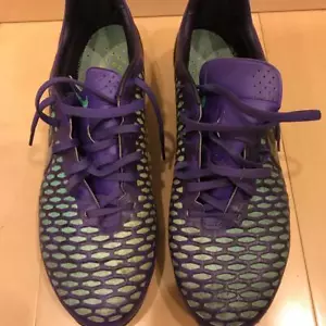 NIKE MAGISTA OPUS FG TACCHETTI ACC VIOLA/ARGENTO UOMO TAGLIA 10,5 649230-505 - Foto 1 di 12