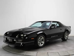 1985 Chevy Camaro IROC-Z (black) POSTER | 24x36 in | Z-cars - Picture 1 of 1